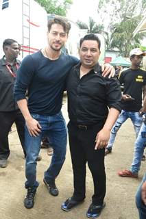 Tiger Shroff snapped on the sets! 