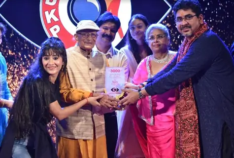 Rajan Shahi and Shivangi Joshi with her family