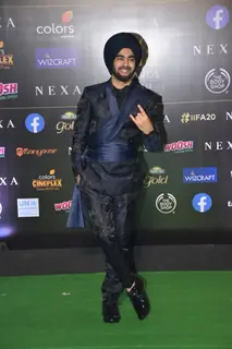 Bollywood celebrities walk the Green Carpet at IIFA awards 2019! 