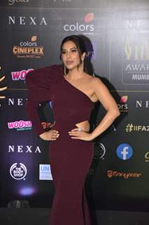 Bollywood celebrities walk the Green Carpet at IIFA awards 2019! 