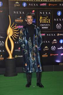 Bollywood celebrities walk the Green Carpet at IIFA awards 2019! 