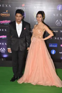 Bollywood celebrities walk the Green Carpet at IIFA awards 2019! 
