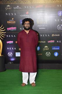 Bollywood celebrities walk the Green Carpet at IIFA awards 2019! 