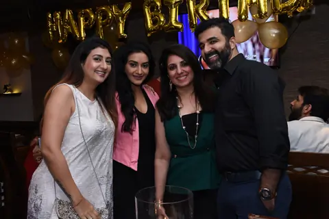 Juhi Parmar, Rati Pandey, Munisha Khatwani, Sameer Thakur