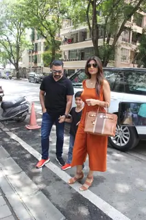 Shilpa Shetty and Raj Kundra snapped around the town!