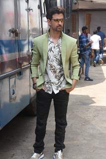 Hrithik Roshan snapped at the sets!