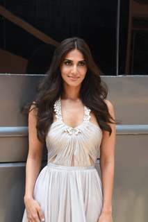 Vaani Kapoor snapped at sets!