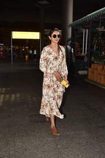 Rakul Preet Singh snapped at Mumbai Airport!