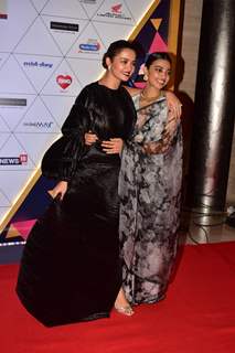 Celebrities walk the red carpet at iReel Awards 2019!