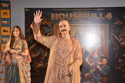 Akshay Kumar and Kriti Sanon at Housefull 4’s trailer launch