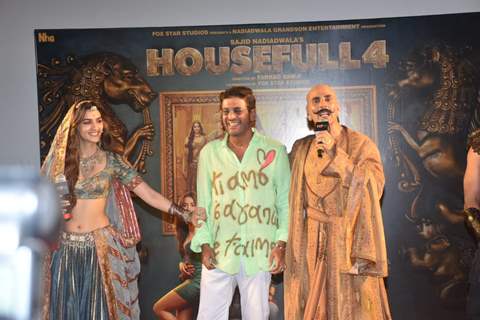 Akshay Kumar, Chunky Panday and Kriti Sanon at Housefull 4’s trailer launch
