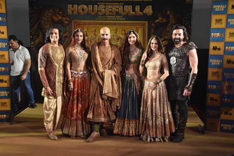 Akshay, Riteish, Bobby, Kriti Sanon, Kriti Kharbanda, Pooja at Housefull 4’s trailer launch