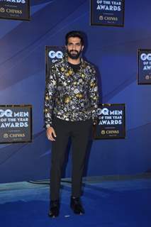 Akshay Oberoi Shahid Kapoor and Hrithik Roshan at GQ Men of the Year Awards!