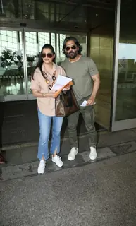 Suniel Shetty snapped at Mumbai Airport!