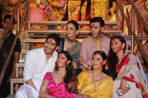 Bollywood celebrities attend the Durga Pooja! 