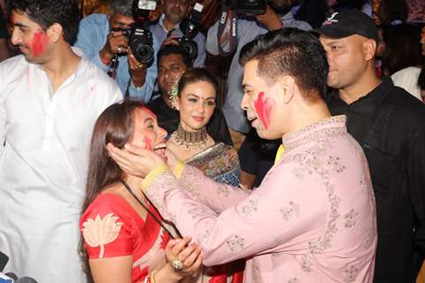 Bollywood celebrities attend the Durga Pooja! 