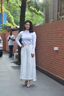 Sunny Leone snapped around the town!