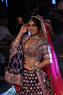 Kartik, Bhumi and Ananya walk the ramp as showstoppers for Abu Jani and Sandeep Khosla!