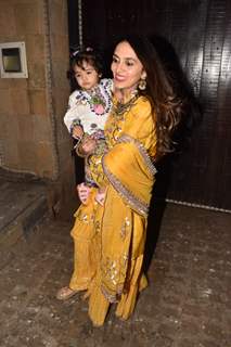 Bollywood celebrities celebrate Karva Chauth at Anil Kapoor house!