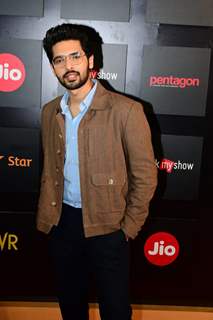 Bollywood celebrities walk the Red Carpet at Jio MAMI 2019! 