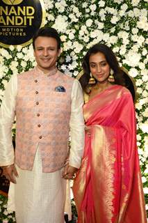 Vivek oberoi with wife