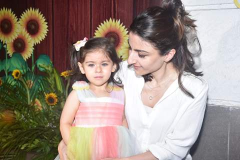 Inaaya Naumi Kemmu and Soha Ali Khan at Radhya Takhtani's Birthday Bash!