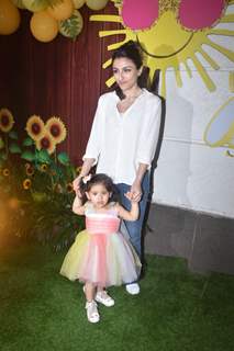 Inaaya Naumi Kemmu and Soha Ali Khan at Radhya Takhtani's Birthday Bash!