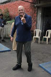 Prem Chopra casts his vote