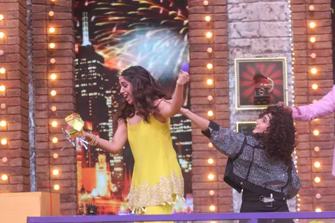 Tapsee and Bhumi on sets of Movie Masti with Maniesh Paul