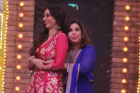 Tabu and Farah on sets of Movie Masti with Maniesh Paul