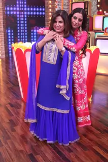Tabu and Farah on sets of Movie Masti with Maniesh Paul