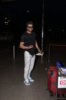 Manish Paul snapped at Airport!