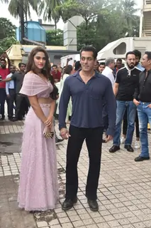 saiee manjrekar and Salman Khan
