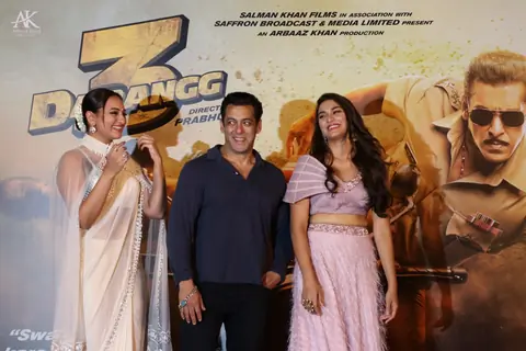 Saiee Manjrekar, Sonakshi Sinha and Salman Khan