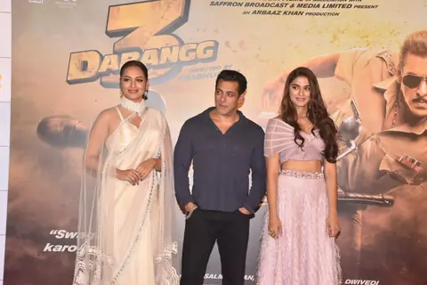 Saiee Manjrekar, Sonakshi Sinha and Salman Khan
