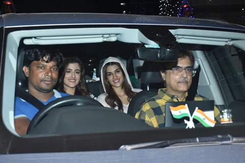 Kriti Sanon Arrives at the special screening of Housefull 4