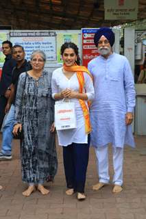 Taapsee Pannu withher parents
