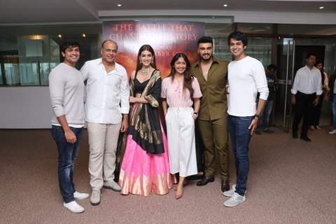 Arjun Kapoor, Kriti Sanon, Ashutosh and Sunita Gowariker attend Panipat's trailer launch!