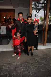 Celebrities attend Bella and Vienna's birthday bash
