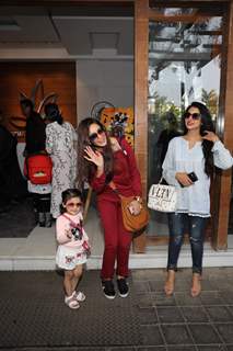 Celebrities attend Bella and Vienna's birthday bash