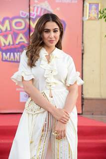 Sara Ali Khan on the sets of Movie Masti with Maniesh Paul