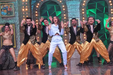  Malaika Arora on the sets of Movie Masti with Maniesh Paul