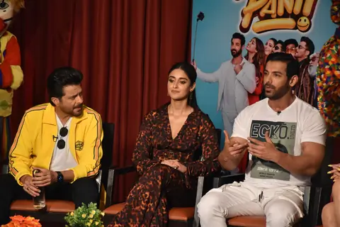 Celebs papped promoting Pagalpanti