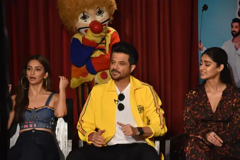 Celebs papped promoting Pagalpanti