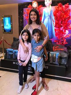 Juhi Parmar with kids