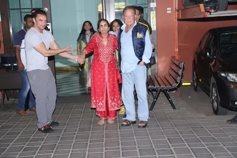 Sohail Khan with parents Salma Khan and Salim Khan