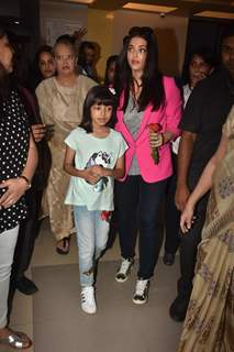 Aishwarya Rai Bachchan snapped at Srcc Hospital with mother and daughter Aaradhya Bachchan for an event!