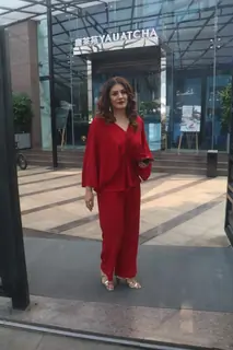 Celebs papped around the town!