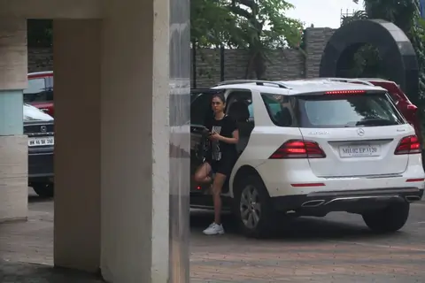 Celebs papped around the town!