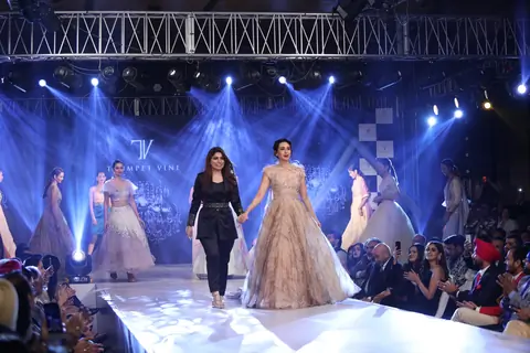 Celebs papped around the town!